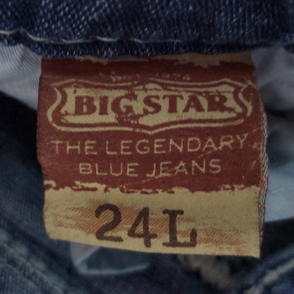 Big Star Liv Distressed Raw Hem Denim Shorts - Picture 7 of 11